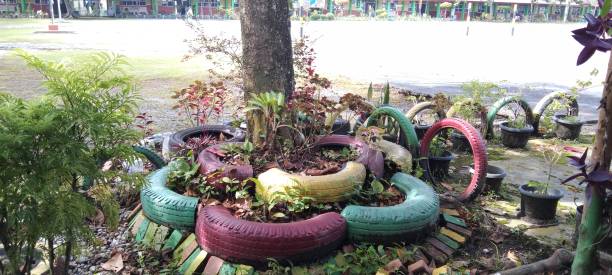 istock used tire decoration 1354116420