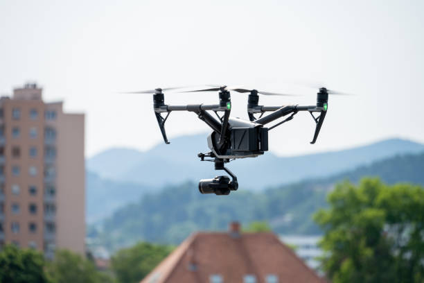 gros plan d’un drone avec caméra - drone photos et images de collection