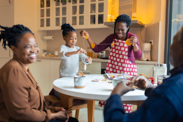 istock Making sustainable Christmas decoration 1354162732