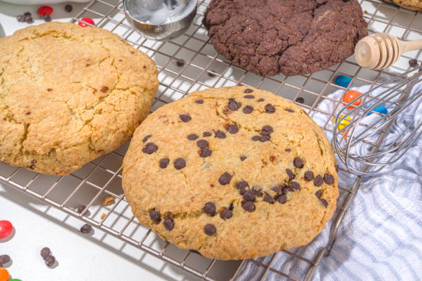 istock Giant chocolate and vanilla cookies 1354198824