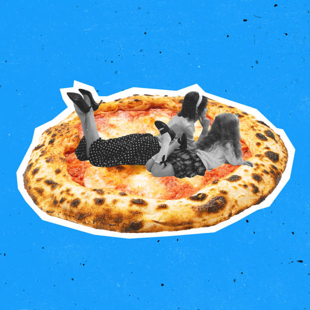 collage de arte contemporáneo de mujer y niña acostadas sobre deliciosa pizza aisladas sobre fondo azul. estilo retro - child art people contemporary fotografías e imágenes de stock