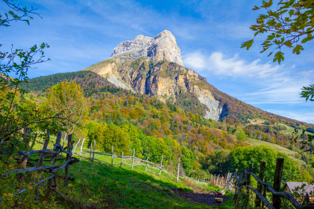 dent du crolles, autumn first snow - crolles imagens e fotografias de stock