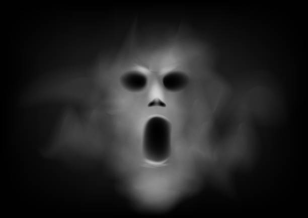 ilustraciones, imágenes clip art, dibujos animados e iconos de stock de fantasma de cara aterradora sobre fondo oscuro - fantasma