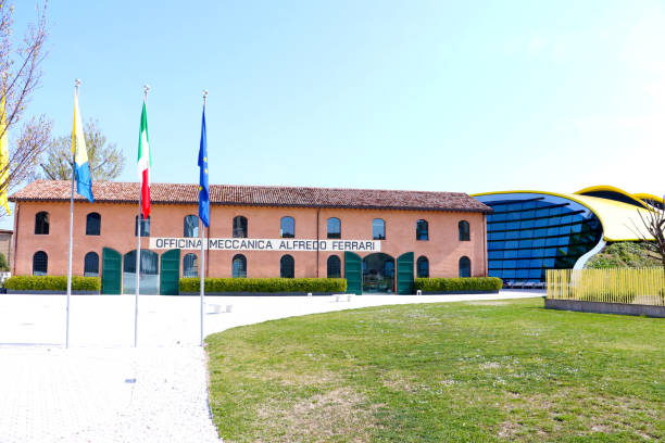 museo enzo ferrari en moderna, italia - team modena fotografías e imágenes de stock