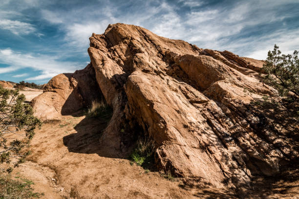 istock Jagged rock formations in the southern California desert 1354303112