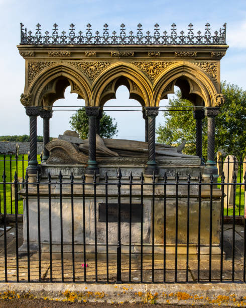 tombe de grace darling à l’église st aidan à bamburgh, northumberland - grace darling photos et images de collection