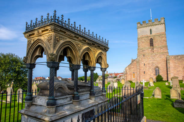 tombe de grace darling à l’église st aidan à bamburgh, northumberland - grace darling photos et images de collection