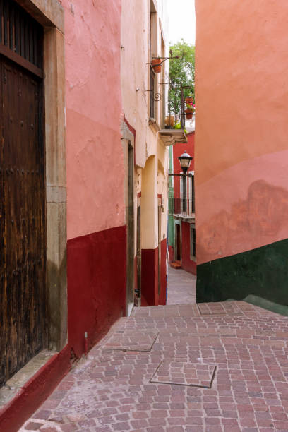 istock Alley in Guanajuato Mexico 1354312502