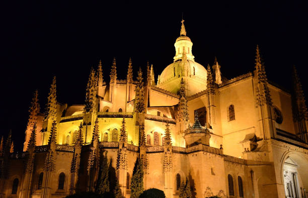 istock The Cathedral of Segovia in floodlight 1354423061