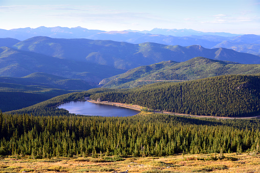 Echo Lake Park, Clear Creek County, Colorado, USA: park located along the Mount Evans Scenic Byway Denver in the Arapaho National Forest. The park is part of the Denver Mountain Parks system. Mount Evans is the highest and most famous mountain in the Front Range, a mountain range of the Rocky Mountains, at 4,350 meters (14,264 feet) in height, it is one of the 54 so-called 'Fourteeners' in Colorado, i.e. the peaks over 14,000 feet in height, the closest to Denver.