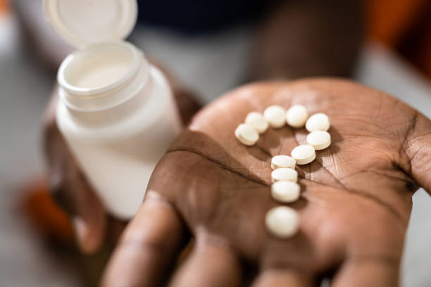 istock Pharmacy Painkillers And Vitamin Supplements Choice 1354481543