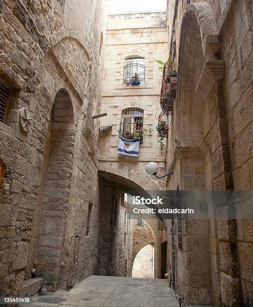 Старый Иерусалим Alley — стоковые фотографии и другие картинки Арка - архитектурный элемент - Арка - архитектурный элемент, Без людей, Вертикальный