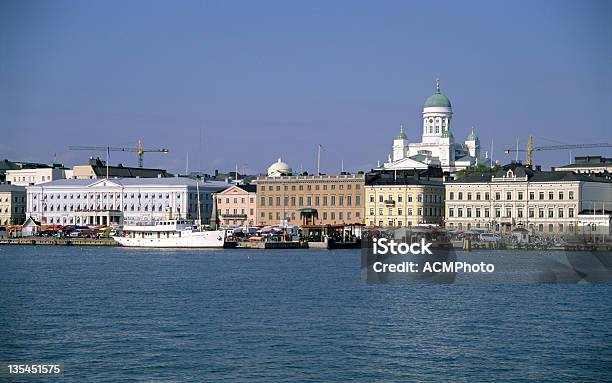 Porto Di Helsinki - Fotografie stock e altre immagini di Acqua - Acqua, Ambientazione esterna, Architettura