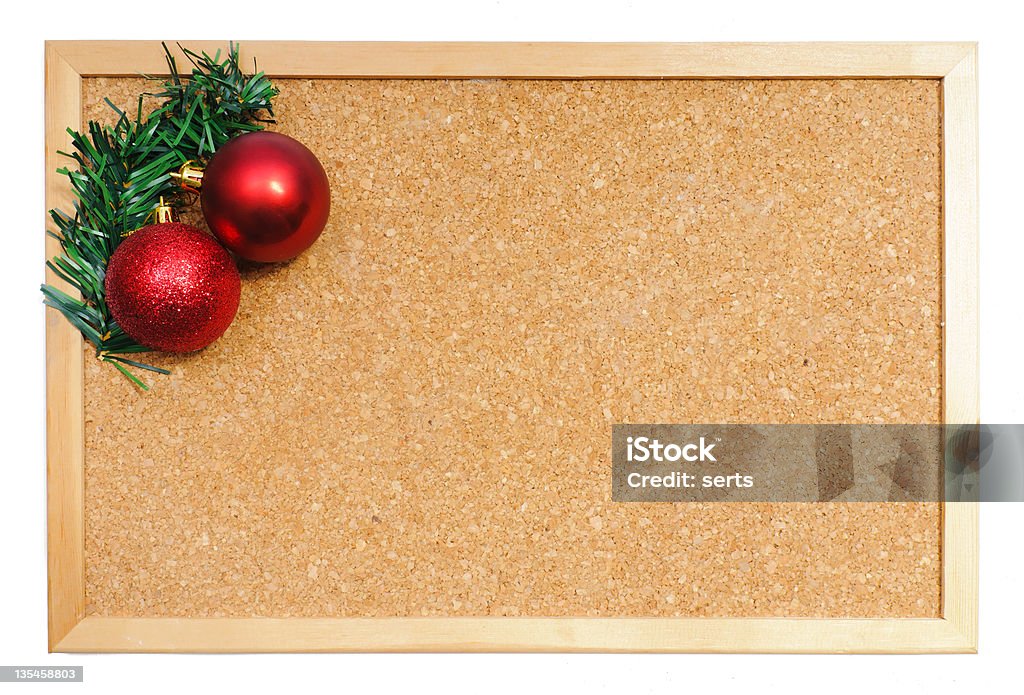 Lavagna di sughero con ornamenti di Natale - Foto stock royalty-free di Bacheca