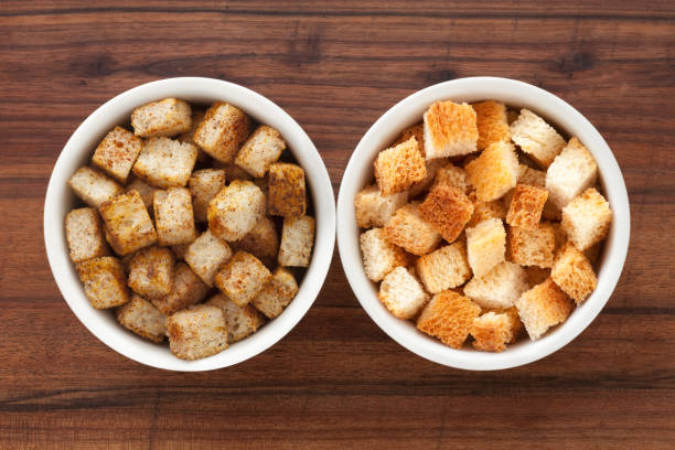 croutons - kruton stok fotoğraflar ve resimler