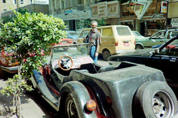 die neunziger jahre. rush hour am mittag. kairo, ägypten 1991. - christian quarter stock-fotos und bilder