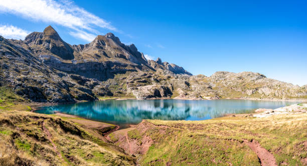 Ibon de Estanes also Estaens in Aspe Pyrynees of Somport near Fr Ibon de Estanes also Estaens in Aspe Pyrynees of Somport near France and Spain frontier pirineos stock pictures, royalty-free photos & images