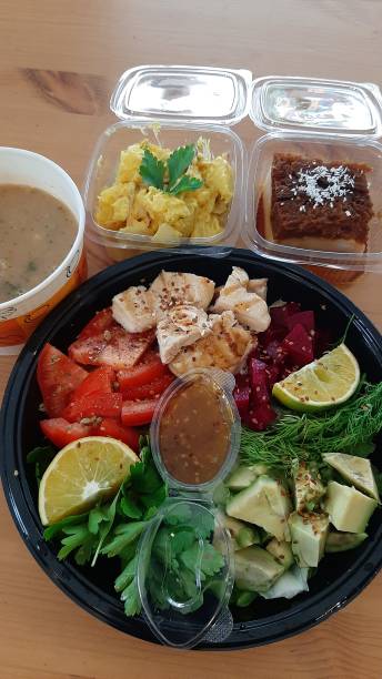 istock Healthy meal for delivery service 1354672039