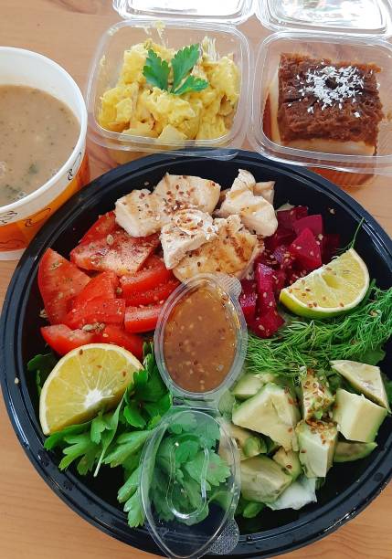 istock Healthy meal for delivery service 1354672051
