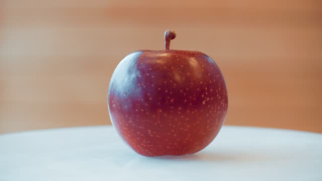 Red Apple spinning