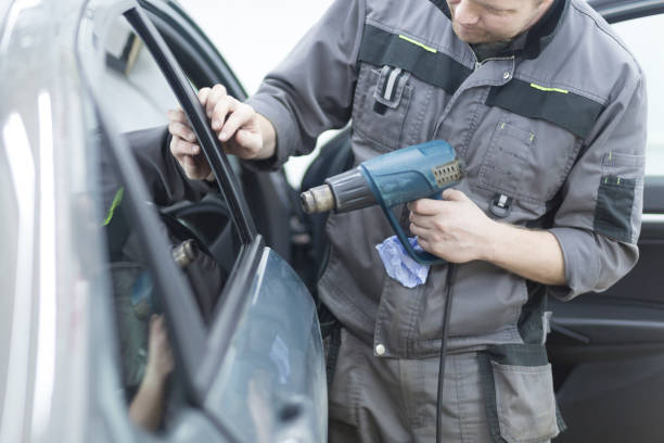 istock Tinting of car windows 1354730020