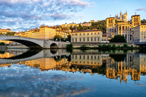 rio saone em lyon - rhone bridge - fotografias e filmes do acervo