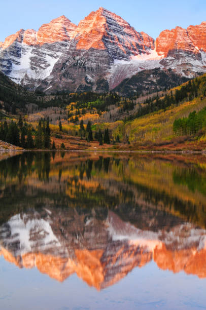 istock Dawn on the Maroon Bells 1354787441