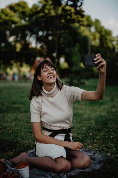 istock Sending selfie to my friends 1354801091
