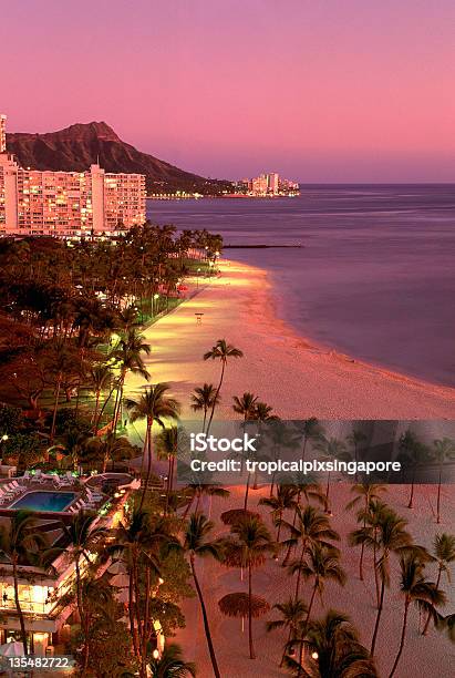 Eua Havai Oahu Waikiki E Cabeça De Diamante - Fotografias de stock e mais imagens de Diamond Head - Diamond Head, Anoitecer, Vertical