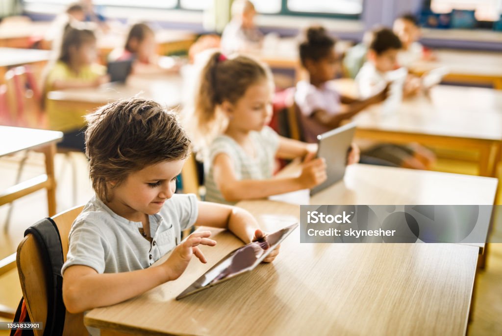 Elearning Elementary Elearning At Elementary School Stock Photo - Download Image Now - Back ...