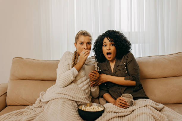 istock Friends time at home 1354842076