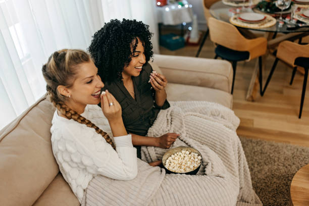 istock Friends time at home 1354842107