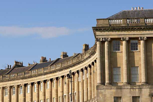 royal crescent - bath england photos et images de collection