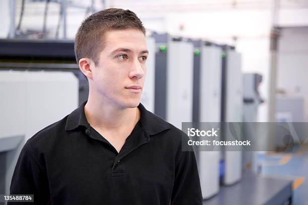 Drucker Maschine Operator Stockfoto und mehr Bilder von Arbeiter - Arbeiter, Berufliche Beschäftigung, Erwachsene Person