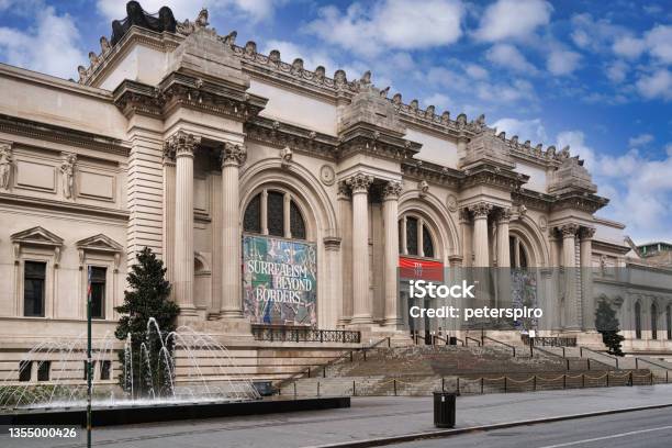 Fifth Avenue Frontage Of The Metropolitan Museum Of Art Stock Photo - Download Image Now