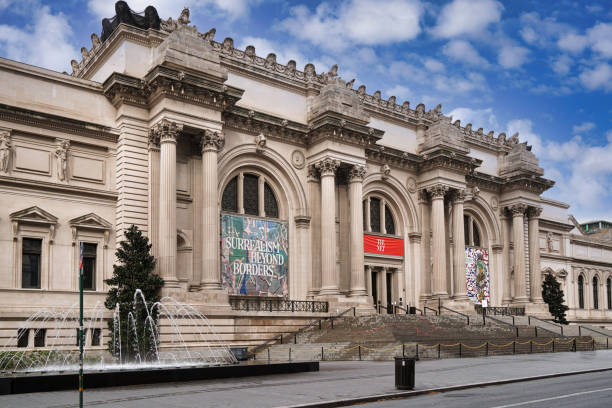 Fachada da Quinta Avenida do Museu Metropolitano de Arte - foto de acervo