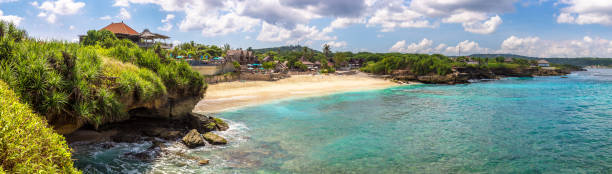istock Dream beach at Nusa Lembongan 1355009627