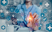 medizin-arzt-und-gesundheitswesen.jpg?b=1&s=170x170&k=20&c=8eoyRSUebyEwqGwFsa0nm-UDapzMfVevUB8ZCXZmxXE=