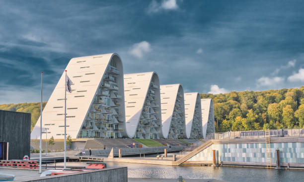 Die wave boelgen ikonischen modernen Apartments in Vejle, Dänemark – Foto