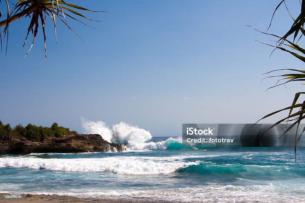 Costa de la isla de Lembongan - Foto de stock de Acantilado libre de derechos