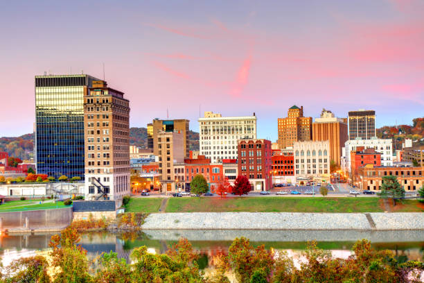 istock Downtown Charleston, West Virginia 1355195001