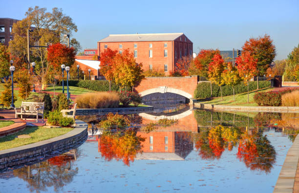 istock Autumn in Frederick, Maryland 1355195010