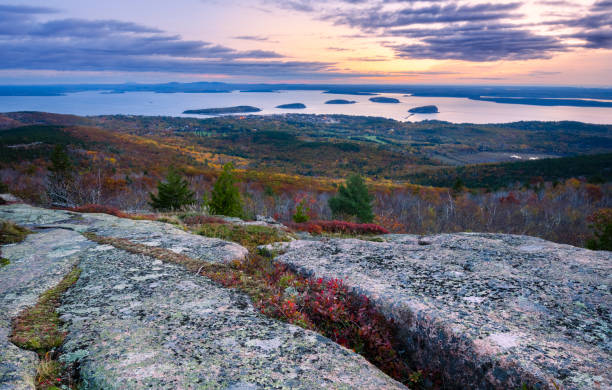 sonnenaufgang über akadien - cadillac mountain stock-fotos und bilder