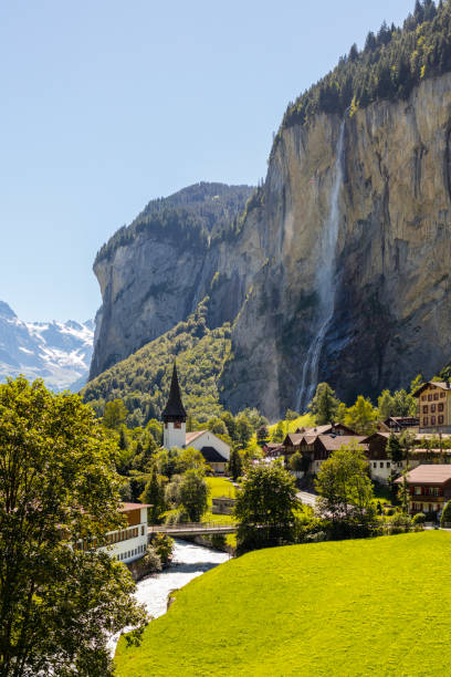 라우테르브루넨 마을 - jungfrau region berne canton valais canton eiger 뉴스 사진 이미지