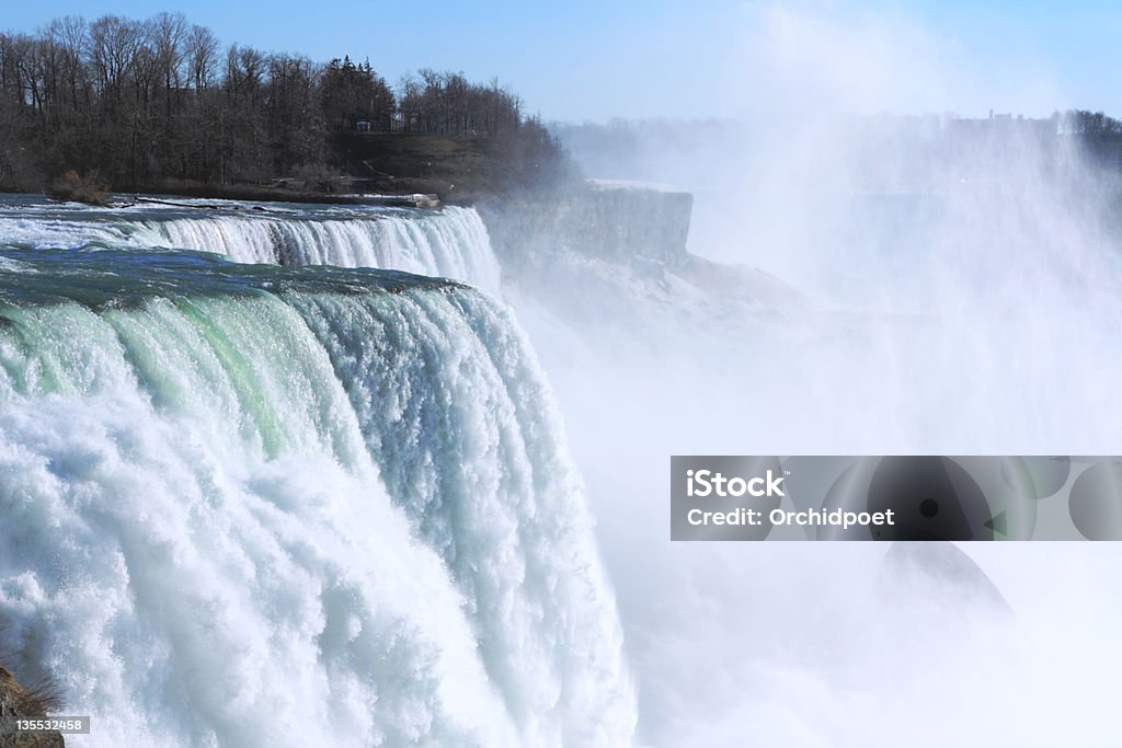 Cascate del Niagara dal lato americano - Foto stock royalty-free di Cascate del Niagara