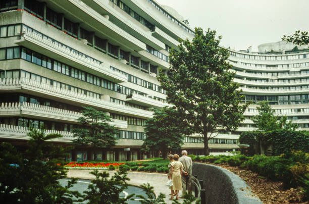 watergate hotel in 70's - richard nixon imagens e fotografias de stock