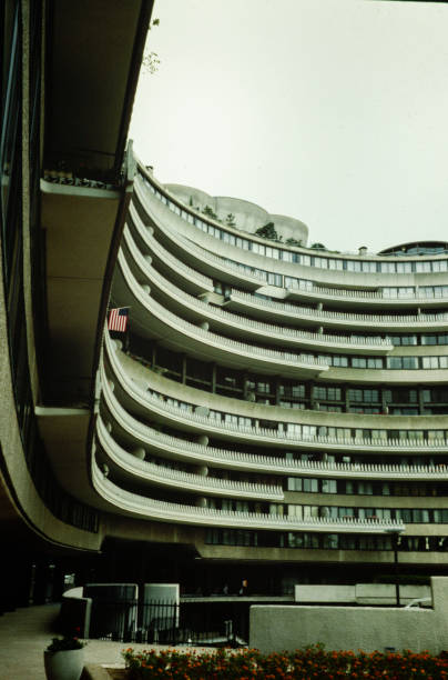 watergate hotel in 70's - richard nixon imagens e fotografias de stock