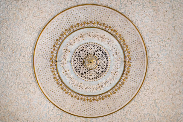 close-up detalhe dos encaixes de lâmpada de teto estilo islâmico - mullions - fotografias e filmes do acervo