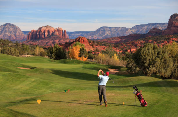 senior golfer in sedona - tee box imagens e fotografias de stock