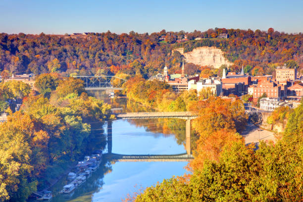 istock Autumn in Frankfort, Kentucky 1355372186